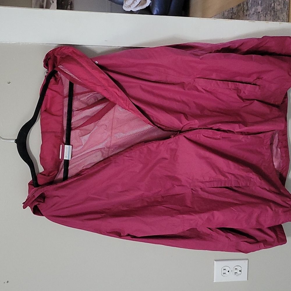 Columbia size 1x plus jacket  bergundy